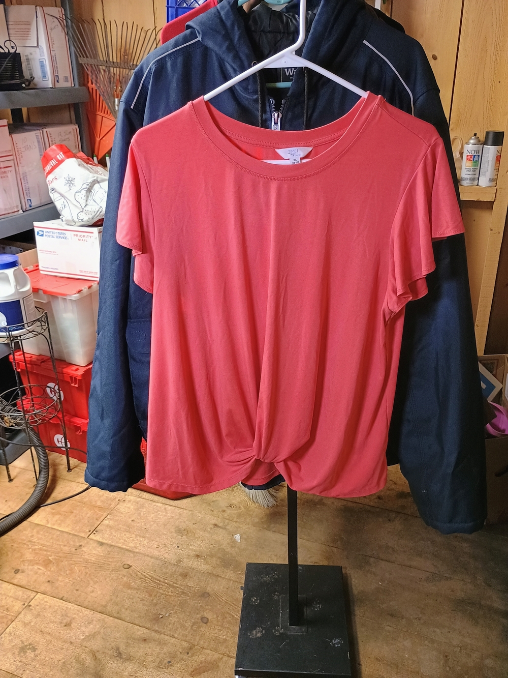 Time and Tru Coral Pink Short Sleeve Knot Front Top Bin 5